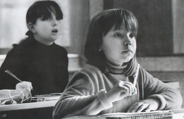 Enfant en noir et blanc