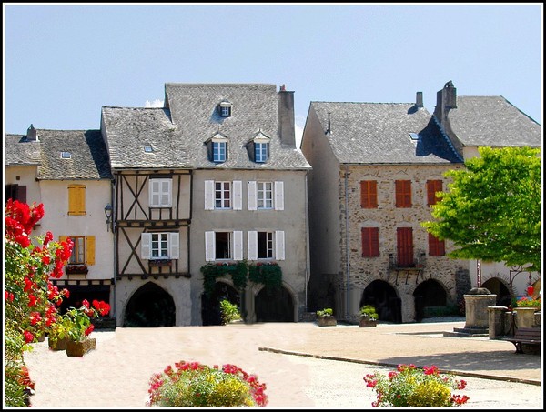 Beau village de  Sauveterre-de-Rouergue