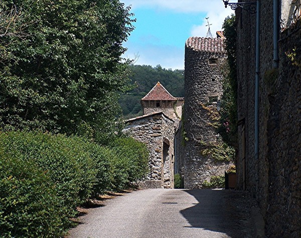 Beau village de Camon