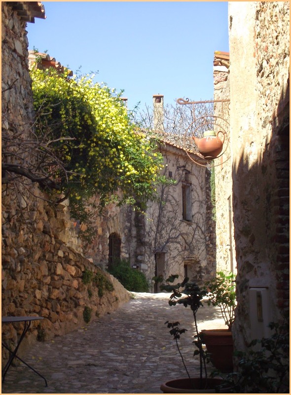 Beau village de Castelnou