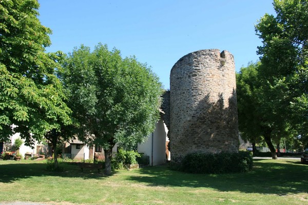 Beau village de  Sauveterre-de-Rouergue