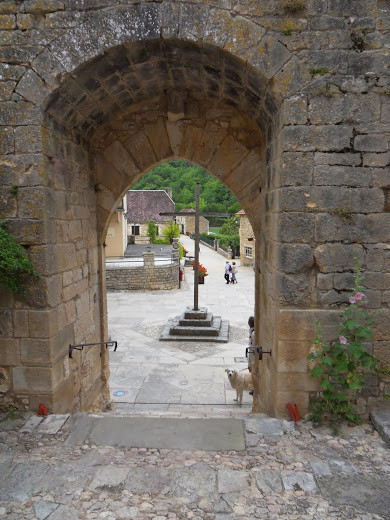 Beau village de Saint-Amand-de-Coly