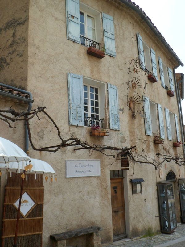 Beau village de Moustiers-Sainte-Marie