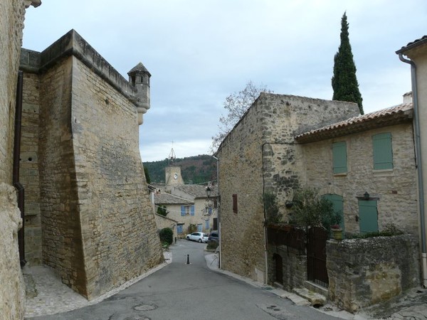 Beau village d' Ansouis