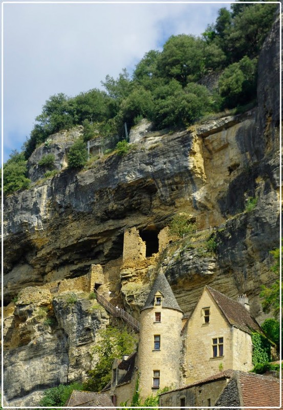 Beau village de La Roque-Gageac