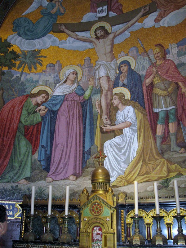   Lourdes- La Basilique Notre-Dame-du-Rosaire.