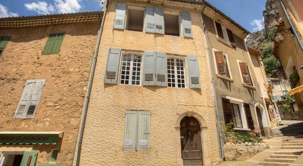   Beau village de Moustiers-Sainte-Marie