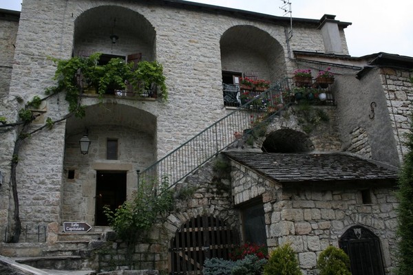  Beau village de Sainte-Énimie