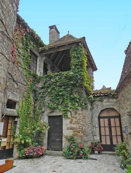 Beau  village de Carennac