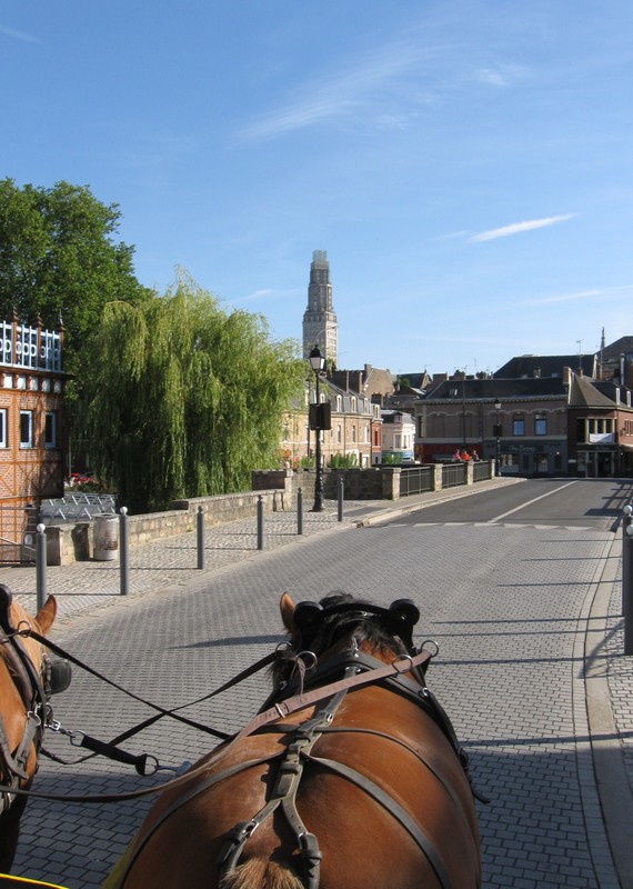 Amiens vu en caléche