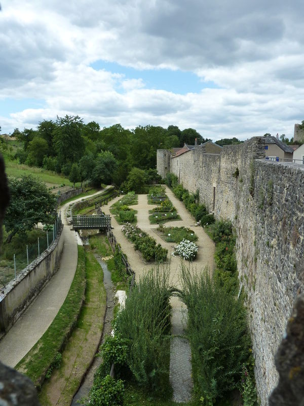 Beau village de Rodemack