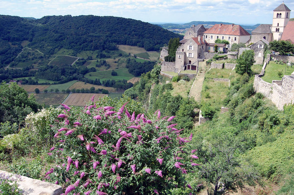 Beau village de Baume-les-Messieurs 