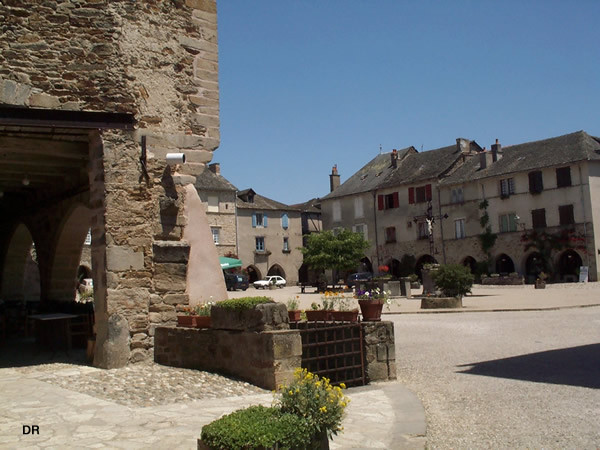 Beau village de  Sauveterre-de-Rouergue