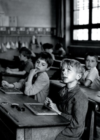 Enfants en noir et blanc