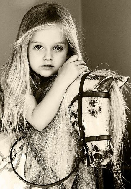 Enfant en noir et blanc