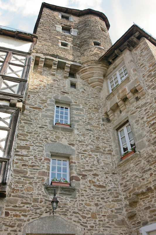 Beau village de Ségur-le-Château