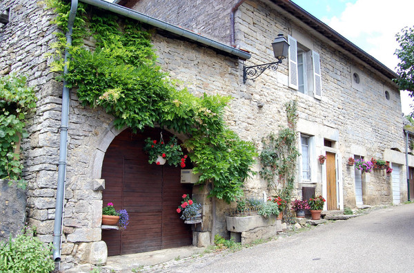 Beau village de Baume-les-Messieurs 