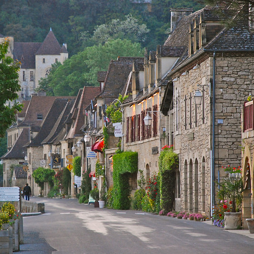 Beau village de La Roque-Gageac