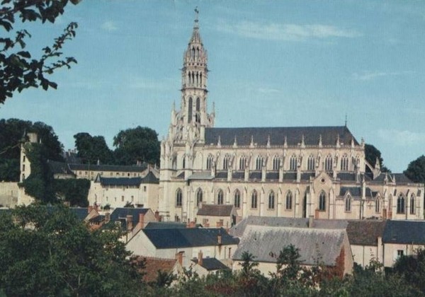 Basilique Notre-Dame-des-Enfant de Châteauneuf-sur-Cher