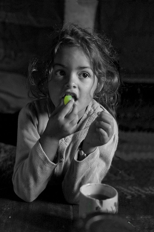 Enfant en noir et blanc