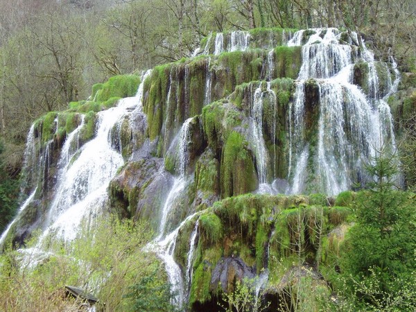 Beau village de Baume-les-Messieurs 