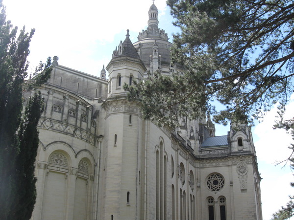 Lisieux - La Basilique sainte Thérèse 