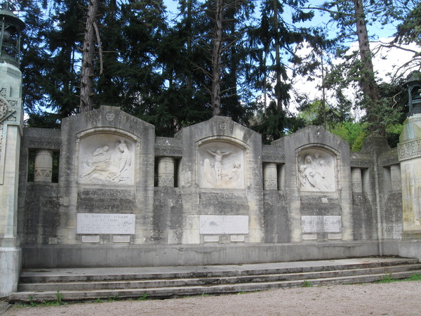 Lisieux -La Basilique Ste Thérèse-Le Chemin de Croix 