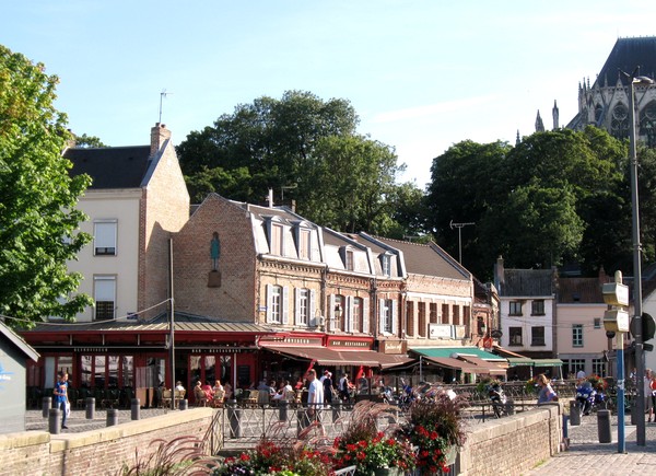 Amiens vu en caléche