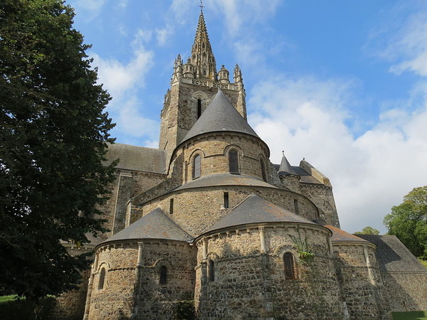 Basilique Notre-Dame d'Avesnières - Laval