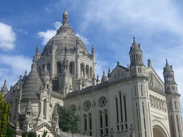 Basilique Sainte-Thérèse de Lisieux