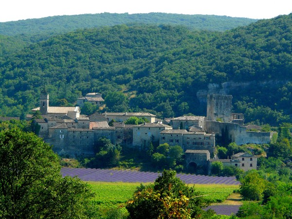 Beau village de Montclus