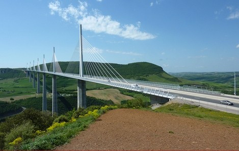  Le viaduc de Millau -France