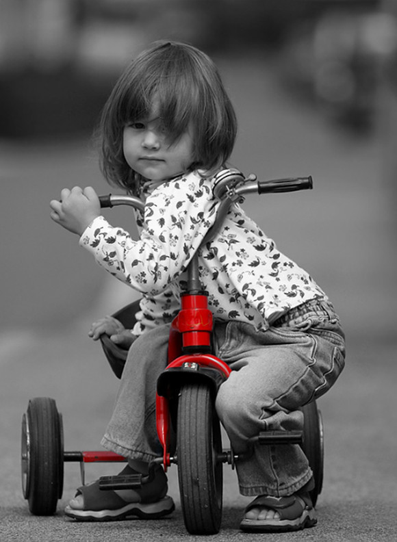 Enfant en noir et blanc