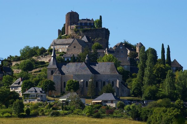 Beau village de Turenne