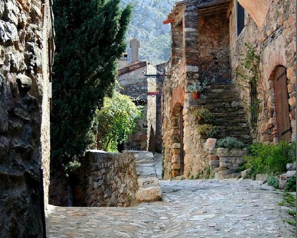 Beau village de Castelnou