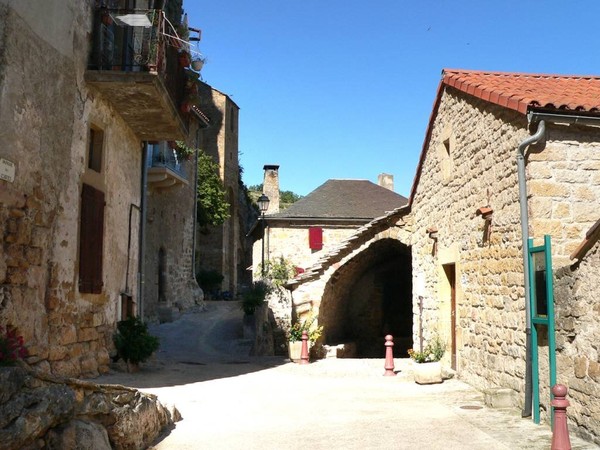 Beau village de Peyre