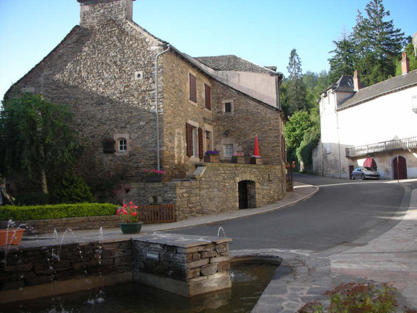 Beau village de Ségur-le-Château