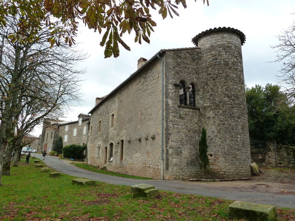 Beau village de Puycelsi