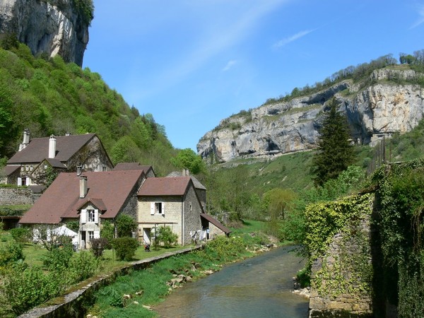 Beau village de Baume-les-Messieurs 