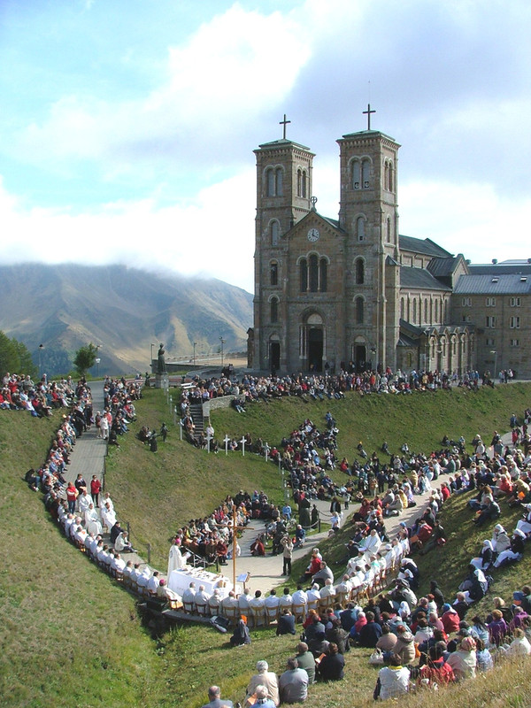 Basilique Notre-Dame-de la Salette