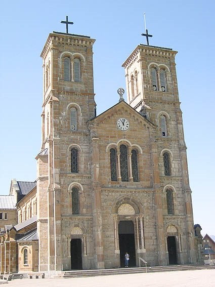Basilique Notre-Dame-de la Salette