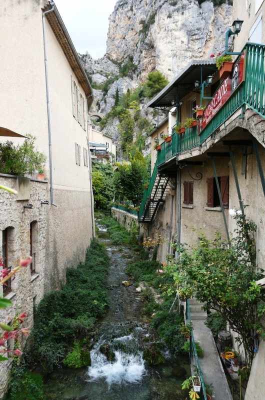 Beau village de Moustiers-Sainte-Marie