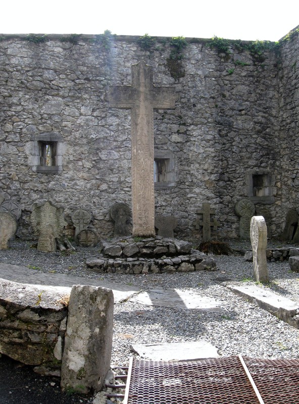  Le Chateau fort et le musée pyrénéen de Lourdes