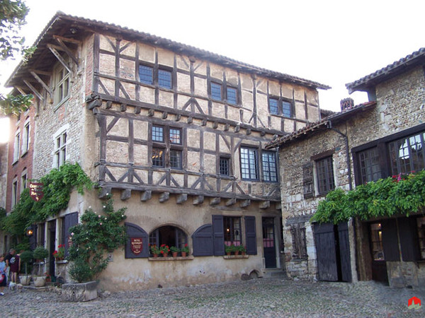 Beau village de Pérouges