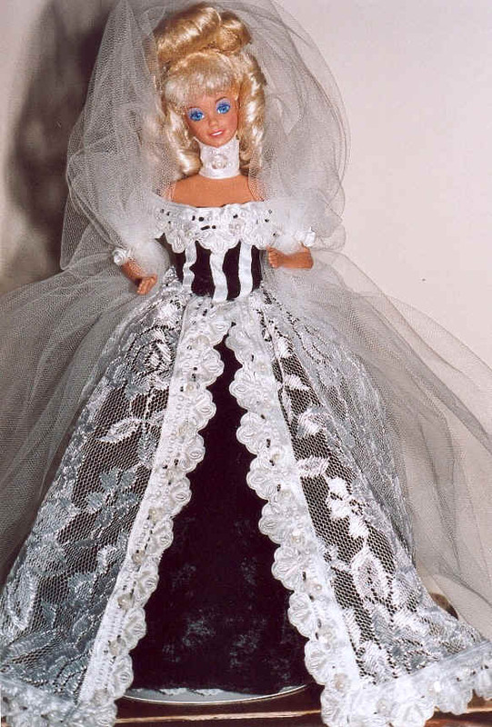 Poupée robe de mariée