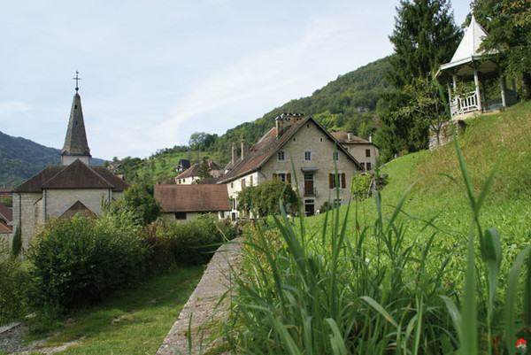 Beau village de Lods