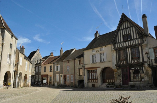 Beau village de Noyers