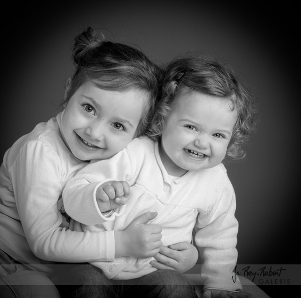 Enfant en noir et blanc