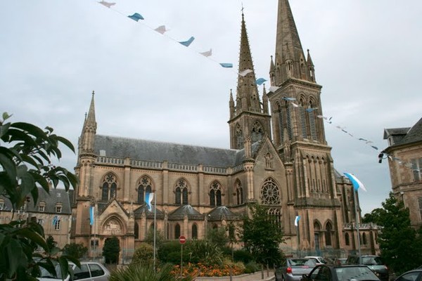 Basilique Notre-Dame de la Délivrande-Douvres la Délivrande