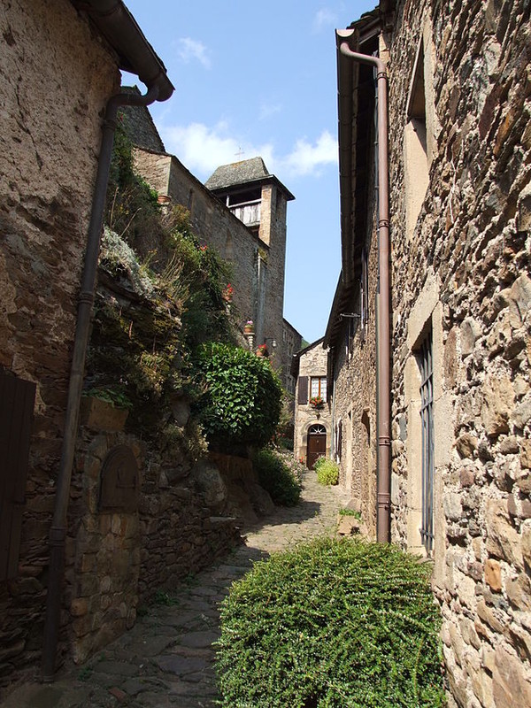 Beau village de Brousse-le-Château